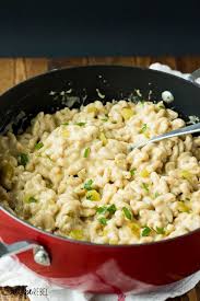 One Pot Green Chile Mac And Cheese A Super Creamy Macaroni And Cheese With A Bit Of Kick From Green Chiles Only 6 In Macaroni And Cheese Pasta Dishes Recipes