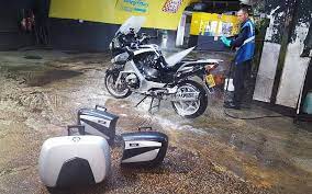 Easy Motorcycle Cleaning And Polishing Guide 2020 Biker Rated