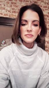 Laura Burkett's Instagram, Twitter & Facebook