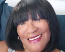 Julia Aiken's Instagram, Twitter & Facebook