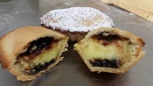Noi abbiamo voluto riprodurla in casa in modo da adattarla anche per gli intolleranti al lattosio.un dolce al quale non saprete resistere!! Il Pasticciotto Atranese Crema E Amarena E Magnate Un Emozione Itsalerno