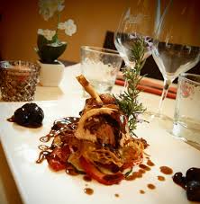 Supreme De Pintade Farci Aux Saveurs Du Sud Jus Reduit Aux Olives Paillasson De Patates Et Tian De Legumes S Tian De Legumes Recette Confiture Pintade Farcie