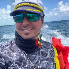 Are there hip hop or r&b clubs or bars in San Pedro?