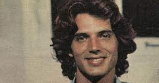 Pedrinho aguinaga, o belo da foto, estrelou um comercial, que marcou os anos 70, para os o próprio pedrinho, hoje com 61 anos, vivendo num apartamento escuro herdado de sua avó em. Por Onde Anda O Ator E Modelo Pedrinho Aguinaga O Homem Mais Bonito Do Brasil Memorias Cinematograficas