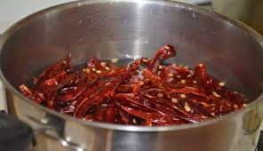 Masukkan cili kering kisar dan kacau rata sehingga cili masak. Petua Cili Kisar Tahan Lebih Lama Tak Berkulat Boleh Simpan Sampai Sebulan Jika Ikut Cara Ni Keluarga