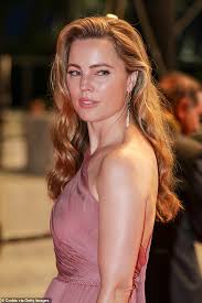 Melissa suzanne george (born 6 august 1976)1 is an australian actress and entrepreneur. Glowing Melissa George 44 Looks Like A Goddess In A Baby Pink Grecian Style Gown At Cannes Geeky Craze