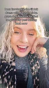 Roxanne Munster's Instagram, Twitter & Facebook