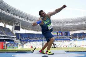 O atleta de arremesso de peso darlan romani conquistou a quarta medalha de ouro do brasil na sétima edição dos jogos mundiais militares, que acontecem em wuhan, na china. Brasileiro Quebra Recorde Nacional E Vai A Final Do Arremesso De Peso Recordtv R7 Rio 2016