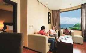 أحد أبرز الفنادق التي تتبع فئة الخمسة نجوم ، هذا الفندق الذي يشتمل العديد من الخدمات السياحية المتميزة و يسقط في محافظة الأحمدي بالكويت. ÙÙ†Ø¯Ù‚ Ø³ÙÙŠØ± Ø§Ù„ÙƒÙˆÙŠØª ÙŠÙ‚Ø¯Ù… Ø¹Ø±ÙˆØ¶ Ù…Ù…ÙŠØ²Ø© Ù„Ø¹ÙŠØ¯ Ø§Ù„ÙØ·Ø± ÙˆØ§Ù„ØµÙŠÙ Ø³ÙØ§Ø±ÙŠ Ù†Øª