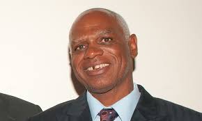 Robert Caston's Instagram, Twitter & Facebook