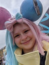 I completely forgot to post yesterday! Had a great first two days! I'll be  back again tomorrow as Iono. My partner was a commisar. If you saw/got a  picture with is please