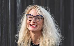 The Pen and The Sword: Betsy Gaines Quammen