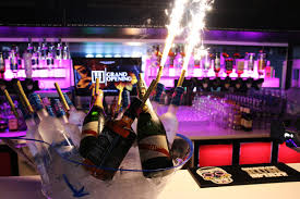 La démission d'edouard philippe et la nomination d'un nouveau premier ministre a jeté un coup de froid dans les espoirs d'une réouverture imminente des discothèques en france. Next Club Les Premieres Images De La Nouvelle Boite De Nuit Du Quartier Petite France