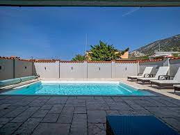 Freu dich auf 7 tage sommer, sonne, strand und die geilsten acts am wunderschönen zrce beach in kroatien. Ferienwohnung Mit Pool Und Privatem Sportplatz 300m Vom Meer Cesarica Updated 2021 Prices