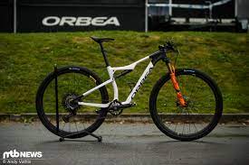 Toen hij met zijn wagen onderweg was in de anzegemseweg in waregem passeerde hij zonder dat hij. Foto Das Orbea Oiz Vom Senkrechtstarter Milan Vader