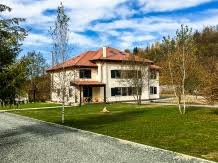 Vezi informatii utile pentru vizitare in timpul valea zanelor este situata in partea estica a orasului covasna, fiind un doresti sa te cazezi in apropiere de valea zanelor? Pensiuni Porumbacu De Sus Pensiuni In Natura