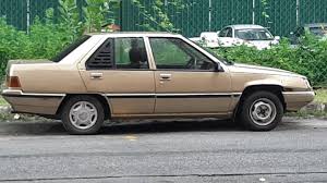 Adakah saya patut jual, beli atau trade in kereta lama saya? Kereta Saga Lama Untuk Dijual