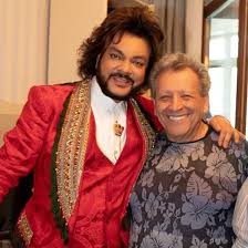 Я с филиппом киркоровым почти ровесники. Filipp Kirkorov Pochtil Pamyat Borisa Grachevskogo Opublikovav Video S Poslednih Sovmestnyh S Rezhisserom Semok Eralasha Vokrug Tv