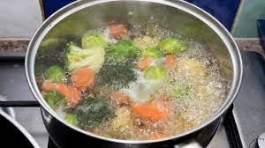 Antara Merebus Dan Mengukus Mana Cara Memasak Yang Lebih Baik Info Sehat Klikdokter Com