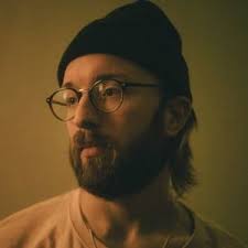 The guitars, strings, amps & pedals of the world's best artists