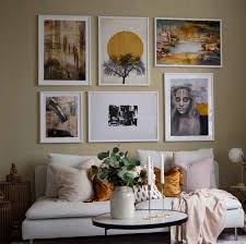 Plenty of gallery wall to choose from. Bilderwand Burnt Orange