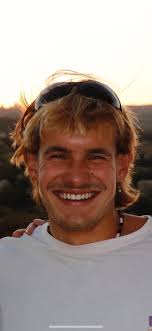 Hey Everyone I'm Nico! I'm 23 and I'm from Belgium. 🇧🇪 I am currently  looking for paid jobs,