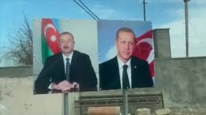 Recep tayyip erdoğan halk oyuyla seçilen ilk cumhurbaşkanı olma özelliğini de taşıyor. Aliyev In Susa Gezisinde Turk Bayraklari Ve Cumhurbaskani Erdogan Fotograflari Dikkat Cekti Avrasya Dan Haber Trt Avaz