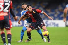 Il napoli si scrolla un po' di paura, comincia a creare qualche occasione: Corsera Napoli Genoa Lascia Un Senso Di Vuoto Mortificanti Gli Applausi Per Pandev Ilnapolista
