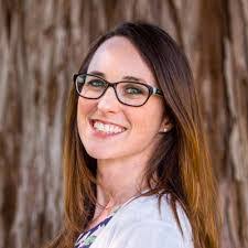 Kerry Hynes's Instagram, Twitter & Facebook