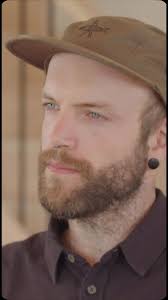 Un an d’autonomie alimentaire aux Îles-de-la-Madeleine, est-ce possible?  🎣🥗 Gilbert Richard a relevé le défi ce défi et a documenté son aventure  sur Instagram 🙌 , @_gilbert_richard_ ...