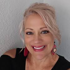 Who can recommend a hair stylist for men's long hair in St. Pete?