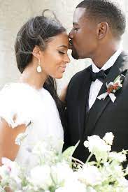 Wedding Ideas Inspired By Alexander Mcqueen Munaluchi Bride Wedding Photography Wedding Poses Wedding Photos