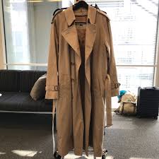 A good choice if you live in a warmer climate but still want the look of a winter coat. Ø§Ù„Ø¹Ø¨ Ù…Ø¹ Ø§Ù„Ø°Ù‡Ø§Ø¨ Ù„Ù…Ø´Ø§Ù‡Ø¯Ø© Ù…Ø¹Ø§Ù„Ù… Ø§Ù„Ù…Ø¯ÙŠÙ†Ø© ØºØ²Ù„ Burberry Camel Wool Coat Mens Ballermann 6 Org