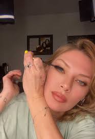 Why they even allowed??? #ashtrevino #caseyanthony #nursejackie