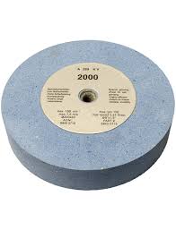 Schleifen sie die kante mit einem schleifstein vorsichtig ab, wenn sie später sichtbar ist. Holzmann Schleifstein Nts200sst Blau 8 X 1 6 Edelkorund Hagebau De