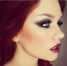 Jun 24, 2020 · red hair and green eyes together is a particularly rare occurrence. For The Redheaded Blue Eyed Beauty In My Life I Love This Charcoal And Navy Smokey Eye And Plum Lips Redhead Makeup Wedding Makeup Redhead Red Hair Blue Eyes