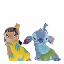 The most common gold snitch disney material is metal. Disney Enesco Enchanting Salz Und Pfeffrstreuer Lilo Stitch Disney Shop Store In Deutschland