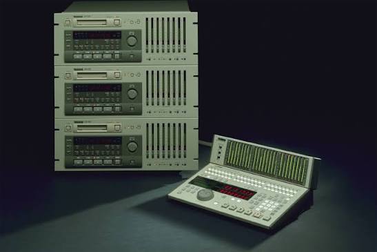DA-88 | 8-Track Modular Digital Multritrack Recorder | TASCAM - International