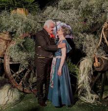 La campaña exige que se apruebe el proyecto de reforma que creará un camino a la ciudadanía el cantante mexicano estuvo semanas pidiéndole a la joven que esperara para tomar un paso tan importante en su vida. Asi De Romantico Felicito El Legendario Vicente Fernandez Al Amor De Su Vida Vanguardia Com