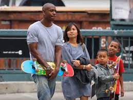 That proves that joe considers kayja as his child, although biologically they are not related. Doesn T Dave Chappelle Has A Daughter Dave Chappelle Dave Creative Portraits