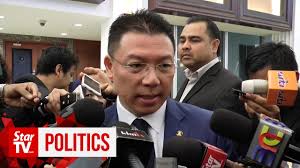 Dang wangi district police chief mohamad zainal abdullah said this is part of an investigation on a viral video showing tajuddin not wearing a mask yesterday during his press conference on the lrt accident. Nga Tajuddin Will Go Down In History As Horrible Example Of Mp Thestartv Com