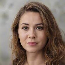 Kristen Fletcher's Instagram, Twitter & Facebook