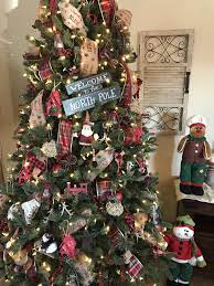 Wrap your christmas tree with burlap or plaid ribbon. Burlap And Plaid Rustic Christmas Tree Christmas Decorations Rustic Plaid Christmas Tree Burlap And Plaid Christmas Tree