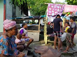 Adalah hasil pencarian dari anda suara penjual asongan di bis mp3 dan menurut kami yang paling cocok adalah suara penjual. Cerita Mama Pedagang Asongan Di Pelabuhan Serui Kehilangan Pekerjaan Saat Corona Kumparan Com