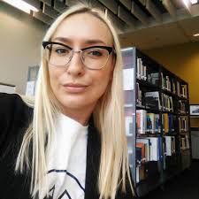 Who are the experts in corporate accelerators subject?