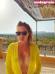 Rebecca Vocal Athlete  https:  rebeccava  rebeccavocalathlete Гола  изтичане OnlyFans снимка 3 - Nudogram v2.1