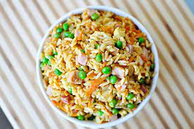 Questa ricetta viene in soccorso quando si ha voglia di mangiare riso cinese senza dover andare al ristorante e, seppur non sarà una ricetta tradizionale asiatica, un. Come Fare Il Riso Fritto Cinese Dalla Tradizione Cantonese Inesistente Dissapore