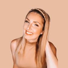 SEINT MAKEUP: Beginner Makeup Tips with Laura