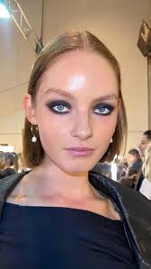 Glamour meets grunge lewk