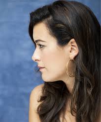 Cote de Pablo Long Wavy Hairstyle